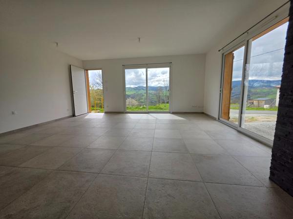 Maison PLAIN-PIED de 97 m² avec 2942 m² de terrain, vue imprenable