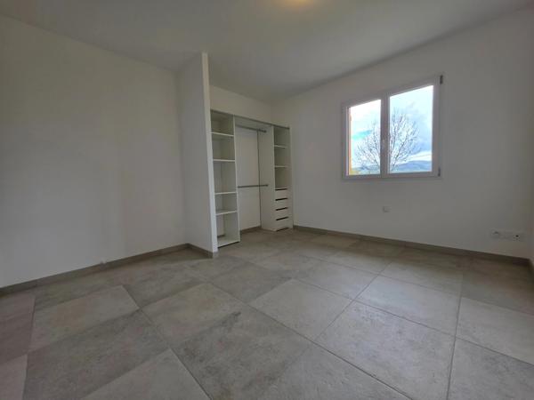 Maison PLAIN-PIED de 97 m² avec 2942 m² de terrain, vue imprenable