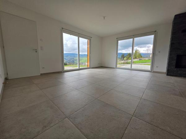 Maison PLAIN-PIED de 97 m² avec 2942 m² de terrain, vue imprenable