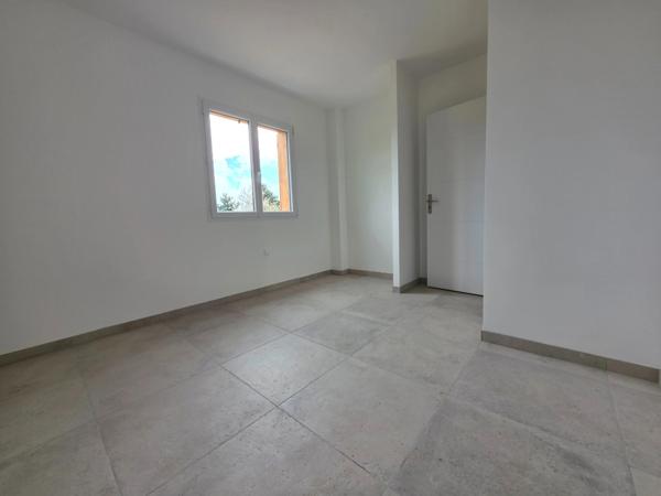 Maison PLAIN-PIED de 97 m² avec 2942 m² de terrain, vue imprenable