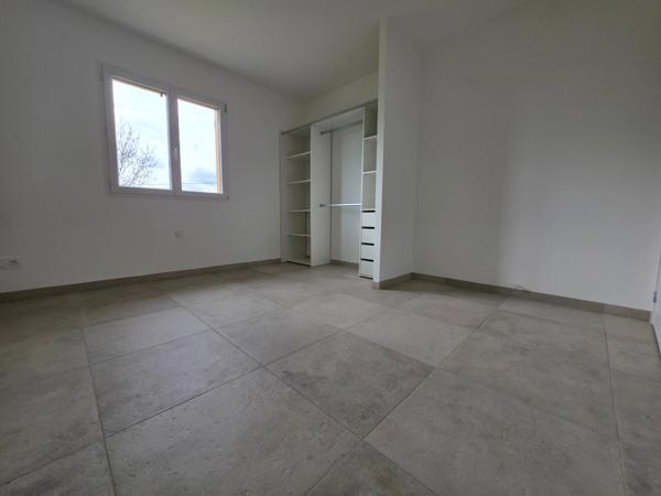 Maison PLAIN-PIED de 97 m² avec 2942 m² de terrain, vue imprenable