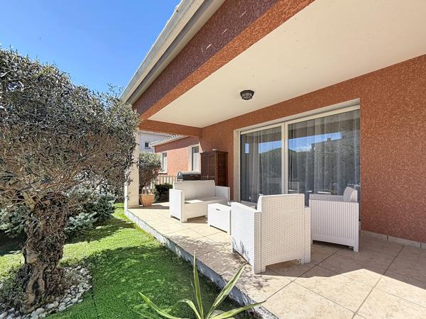 Maison
         5 pièces
        - 134 m² Exclusivité 445 000 € *