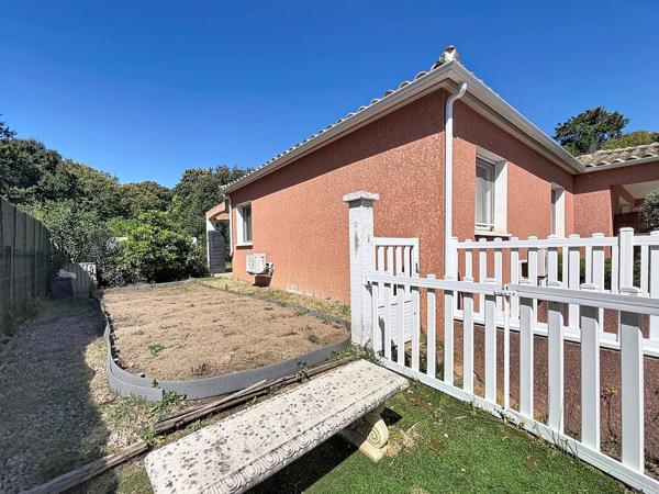 Maison
         5 pièces
        - 134 m² Exclusivité 445 000 € *