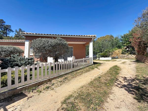 Maison
         5 pièces
        - 134 m² Exclusivité 445 000 € *