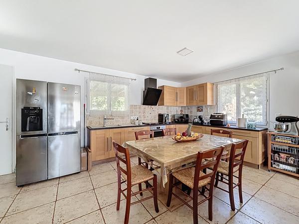 Maison
         5 pièces
        - 134 m² Exclusivité 445 000 € *