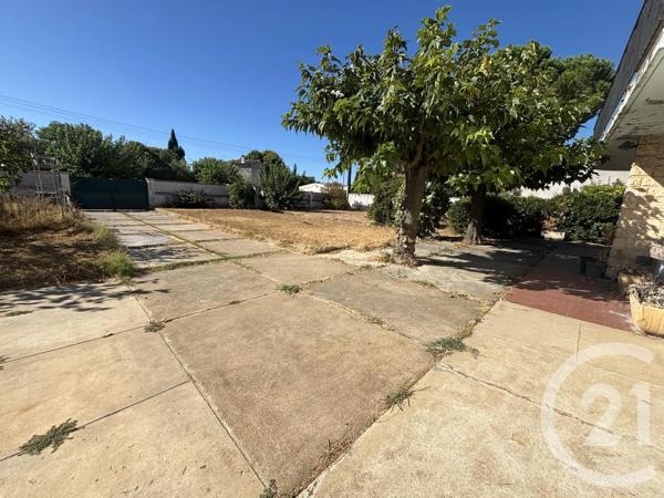 Maison à vendre  5 pièces - 134 m 2   VAUVERT  - 30