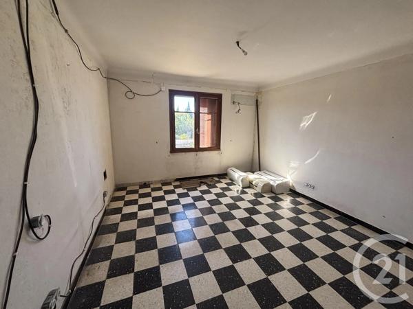 Maison à vendre  5 pièces - 134 m 2   VAUVERT  - 30
