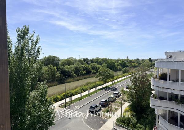 A VENDRE APPARTEMENT TYPE 4 LA ROCHELLE - VUE SUR LE CANAL DE ROMPSAY