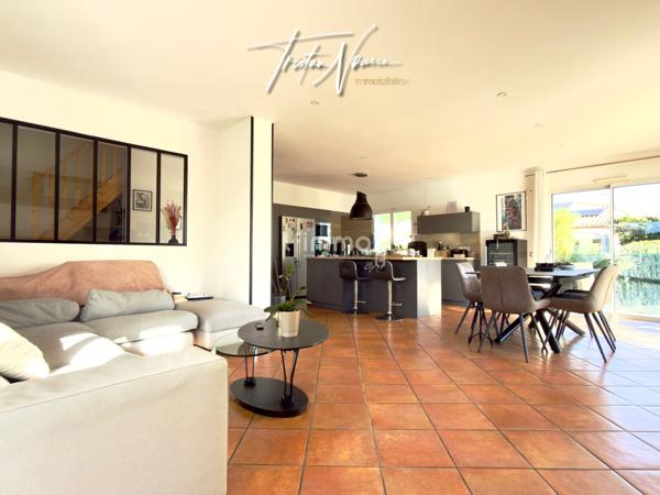 Villa 4 faces de 113 m2 - 4 chambres - piscine - Latour-Bas-Elne