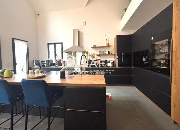 Saint-Jean-aux-Bois,  Maison récente d'env 290m²