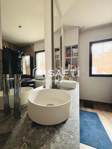 Saint-Jean-aux-Bois,  Maison récente d'env 290m²