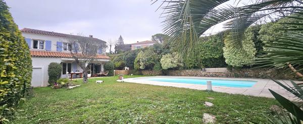 Maison 5 pièces - 110 m² Exclusivité efficity