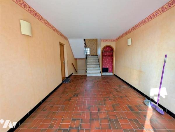 Maison 8 pièces  181 m²  Portes les Valence