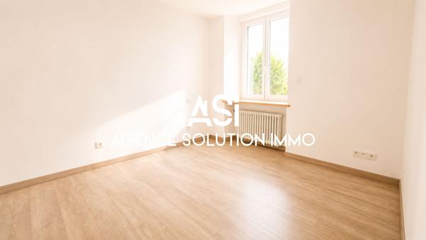 Maison Montsurs 8 pièce(s) 254 m2