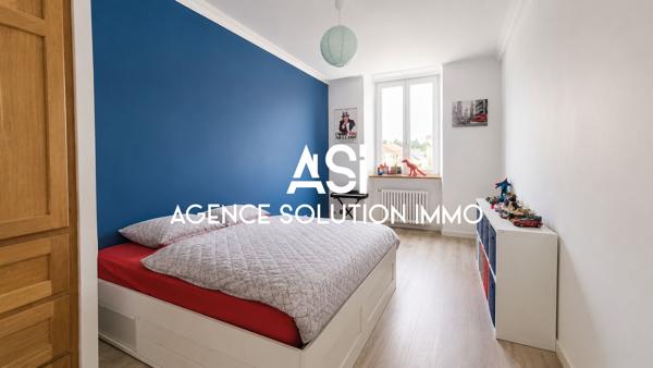 Maison Montsurs 8 pièce(s) 254 m2