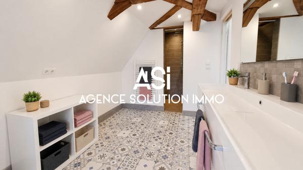 Maison Montsurs 8 pièce(s) 254 m2
