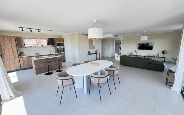 Appartement à vendre    4 pièces • 131,57 m2 Saint-Laurent-du-Var