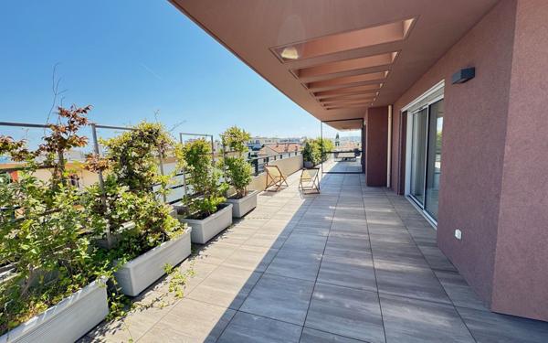 Appartement à vendre    4 pièces • 131,57 m2 Saint-Laurent-du-Var