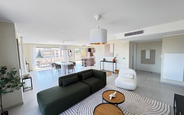 Appartement à vendre    4 pièces • 131,57 m2 Saint-Laurent-du-Var