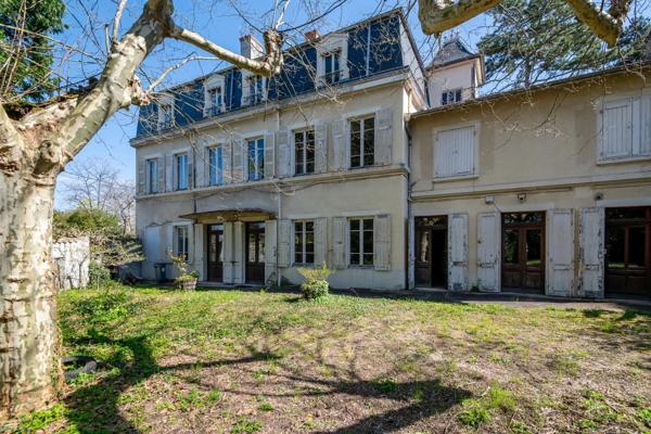 Lyon 5 - Centre Point du jour - Maison bourgeoise de 352 m² - 8 chambres - Terrain 1 330 m²