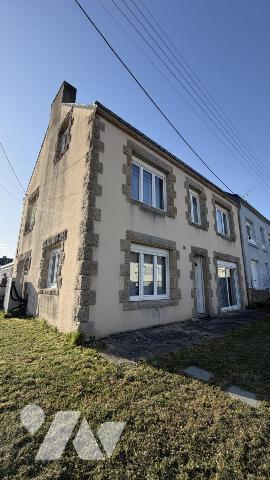 BAUD - Maison proche du bourg 