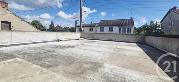 Maison à vendre  4 pièces - 131 m 2   MONTLUCON  - 03