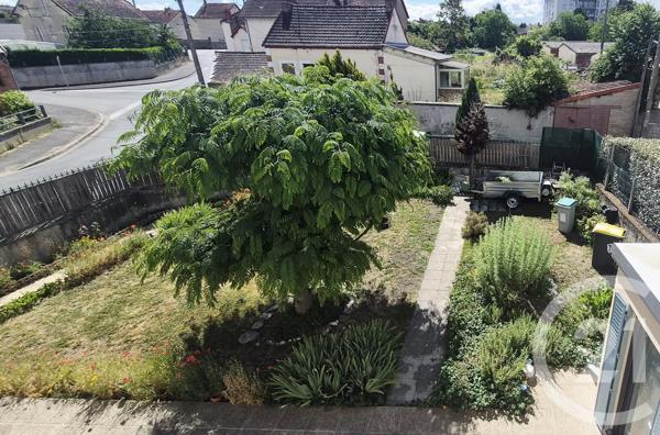 Maison à vendre  4 pièces - 131 m 2   MONTLUCON  - 03