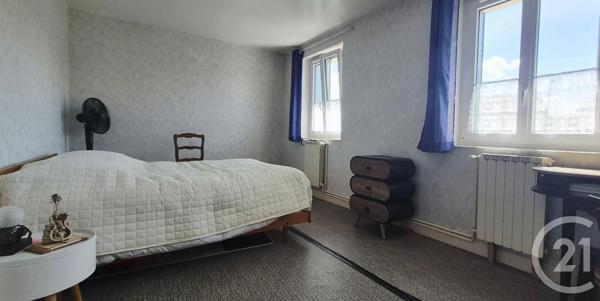 Maison à vendre  4 pièces - 131 m 2   MONTLUCON  - 03