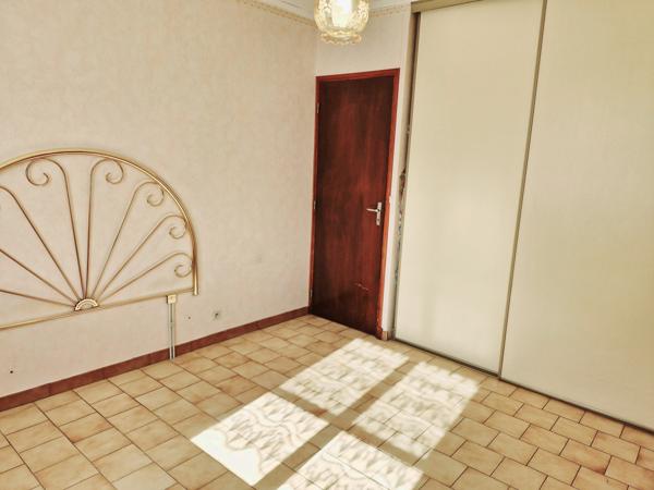 Courthézon (84350) Maison plain pied avec terrain