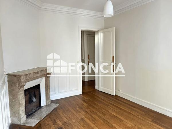 Location Appartement 2 pièces 40.15 m² - 16 RUE GANNERON Paris 75018