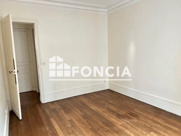 Location Appartement 2 pièces 40.15 m² - 16 RUE GANNERON Paris 75018