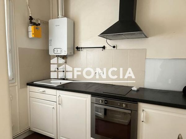 Location Appartement 2 pièces 40.15 m² - 16 RUE GANNERON Paris 75018