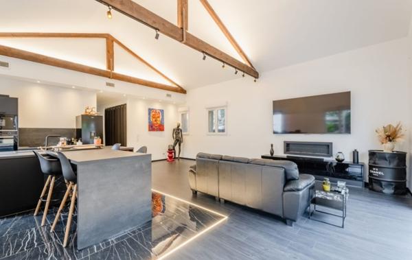 Vente Villa Villa de plain-pied avec piscine rénové(e) Agde   