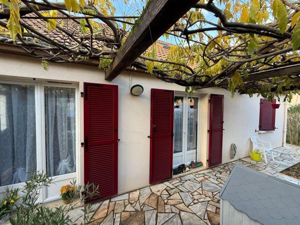 Maison à vendre à La Suze-sur-Sarthe dans la Sarthe (72210), ref : SL-72021-458