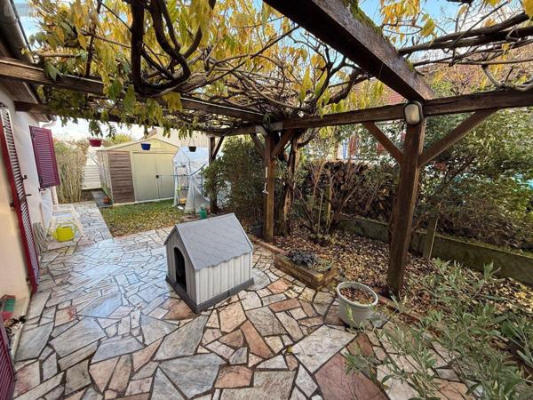 Maison à vendre à La Suze-sur-Sarthe dans la Sarthe (72210), ref : SL-72021-458