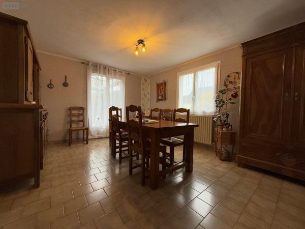 Maison à vendre à La Suze-sur-Sarthe dans la Sarthe (72210), ref : SL-72021-458