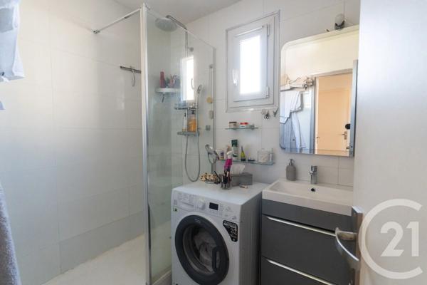 Appartement T4 à vendre  4 pièces - 84,89 m 2   FONTAINE  - 38