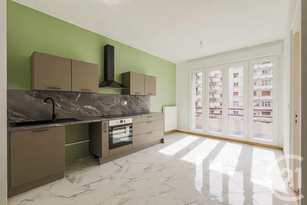 Appartement T4 à vendre  4 pièces - 84,89 m 2   FONTAINE  - 38