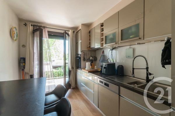 Appartement T4 à vendre  4 pièces - 84,89 m 2   FONTAINE  - 38