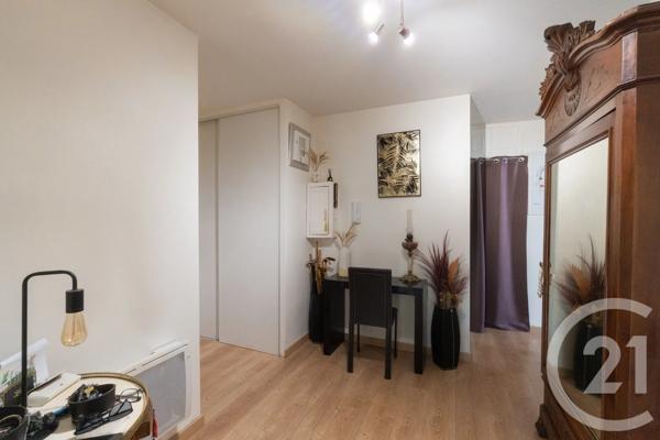 Appartement T4 à vendre  4 pièces - 84,89 m 2   FONTAINE  - 38