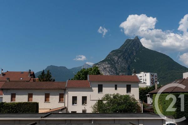 Appartement T4 à vendre  4 pièces - 84,89 m 2   FONTAINE  - 38