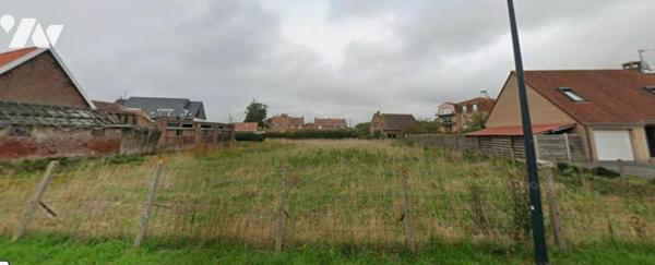 A deux pas du centre, superbe terrain à bâtir d'une surface de 1526m² avec une façade à la rue ...