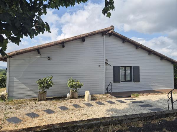 Maison contemporaine 130 m² - St Astier - secteur privilégié - 4 chambres - arboré -