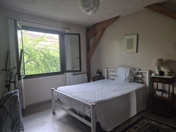 Maison contemporaine 130 m² - St Astier - secteur privilégié - 4 chambres - arboré -