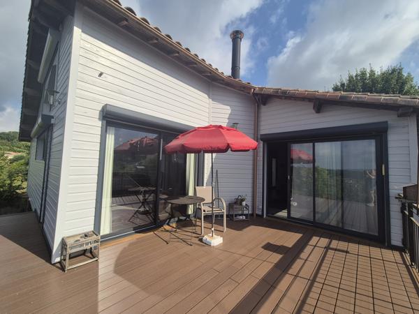 Maison contemporaine 130 m² - St Astier - secteur privilégié - 4 chambres - arboré -
