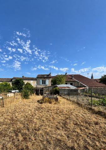 Maison de village 75m² - jardin et dépendances