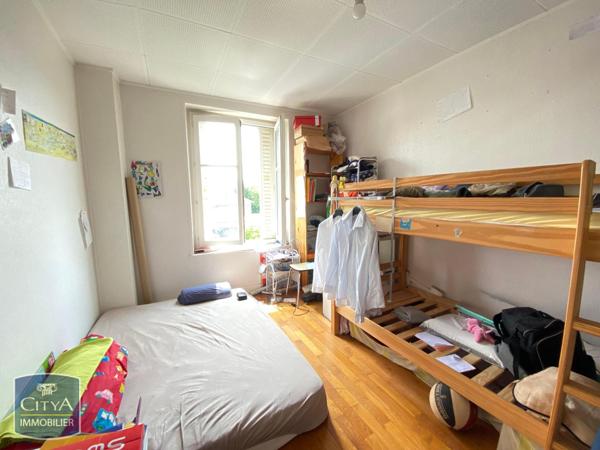 Appartement à louer 4 pièces 93.85m²