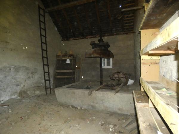 MAISON  AVEC DEPENDANCE TERRAIN 20000 M2