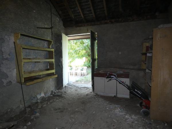 MAISON  AVEC DEPENDANCE TERRAIN 20000 M2