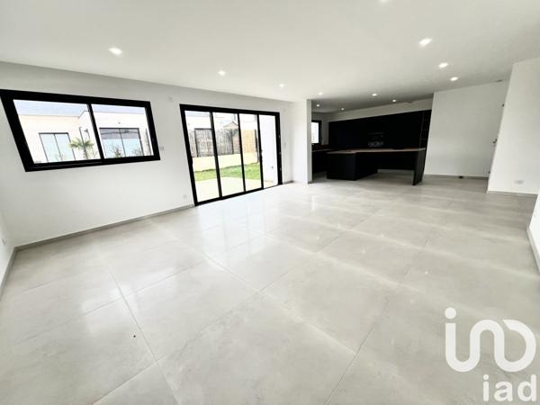 Maison à vendre 7 pièces 177 m² Saint-Barthélemy-d'Anjou